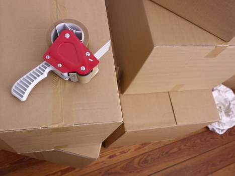 Careful handling of fragile items during Streatham packing and unpacking